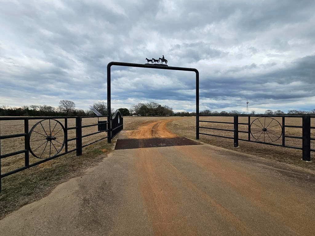 1710 An County Road 463 Montalba TX 75853