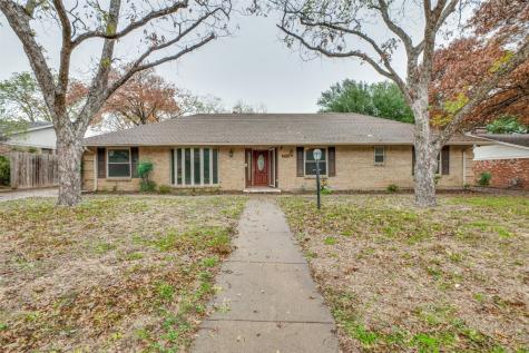 3913 Sundown Drive Benbrook TX 76116