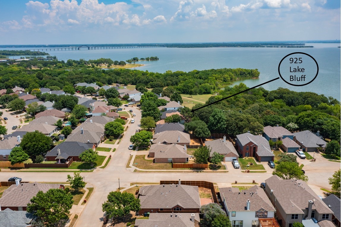 925 Lake Bluff Drive Lake Dallas TX 75065
