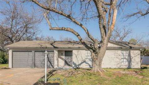 220 Berkshire Lane Fort Worth TX 76134