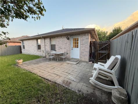 1632 Crown Point Drive Little Elm TX 75036