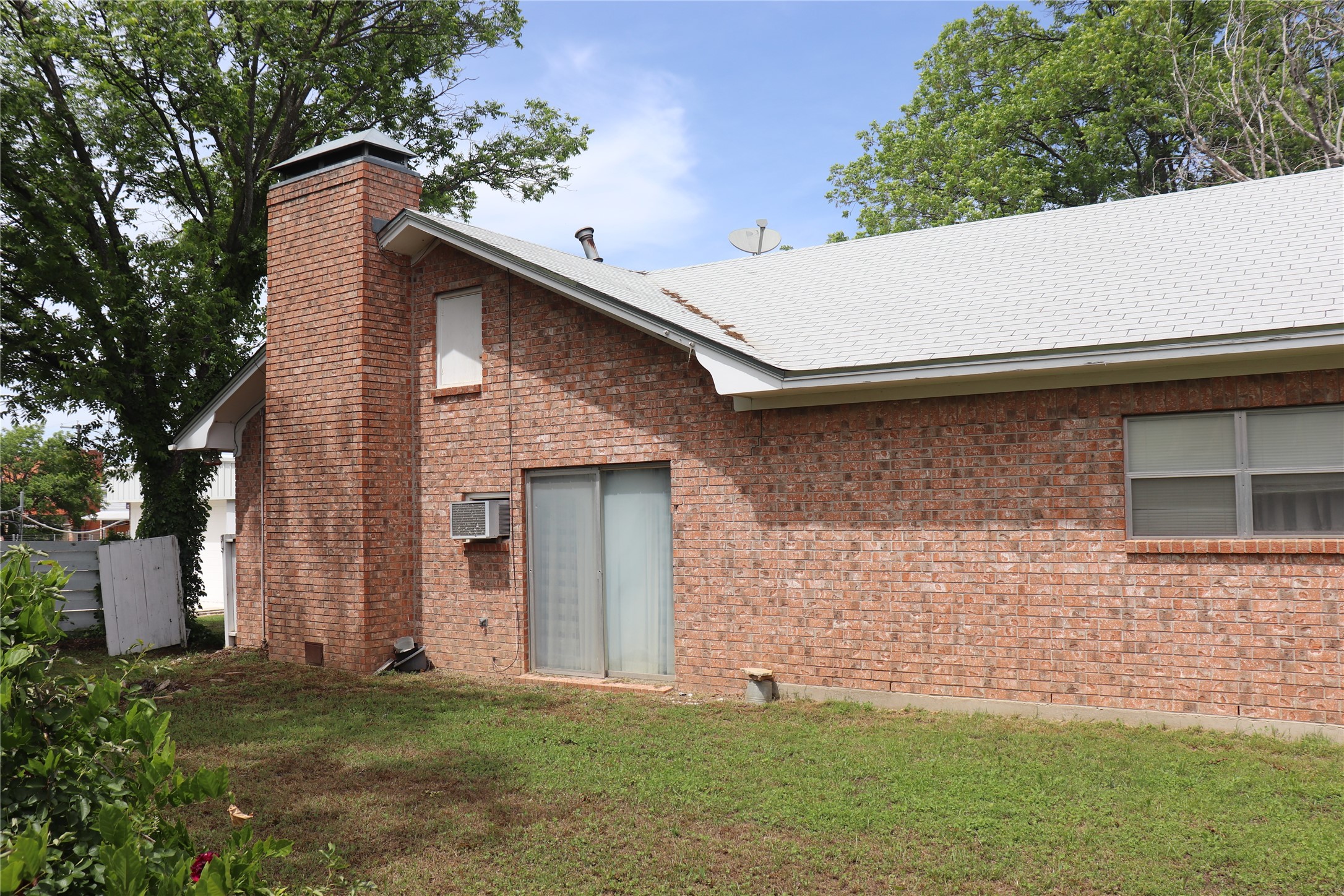 210 E Roberts Street Gorman TX 76454