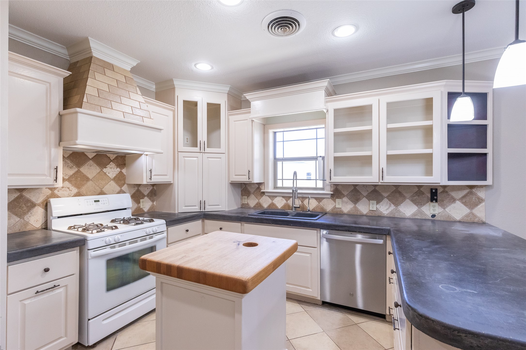 1532 Avenue N Anson TX 79501