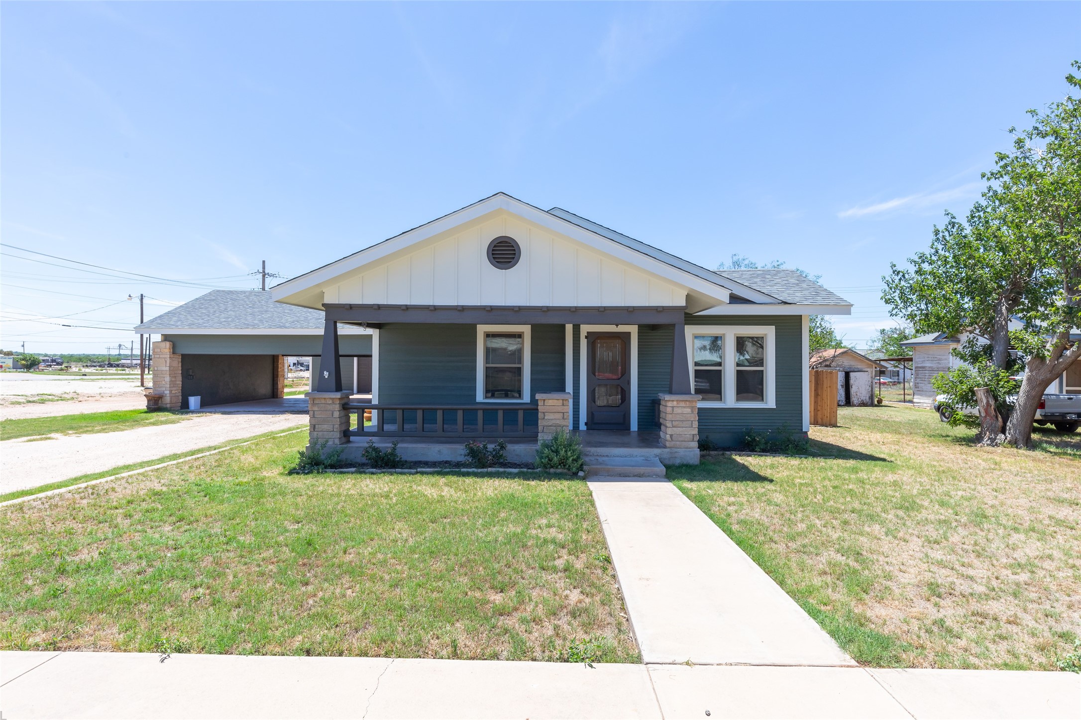 1532 Avenue N Anson TX 79501