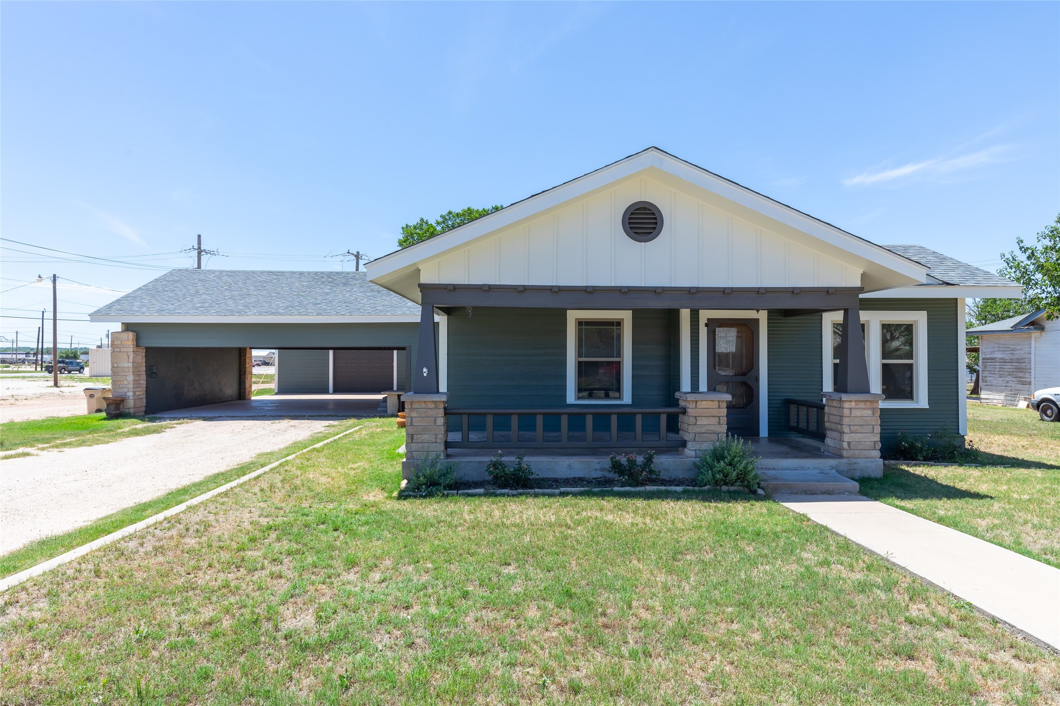 1532 Avenue N Anson TX 79501