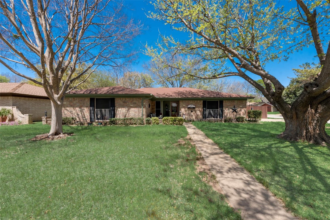 7725 Briarcliff Court North Richland Hills TX 76182