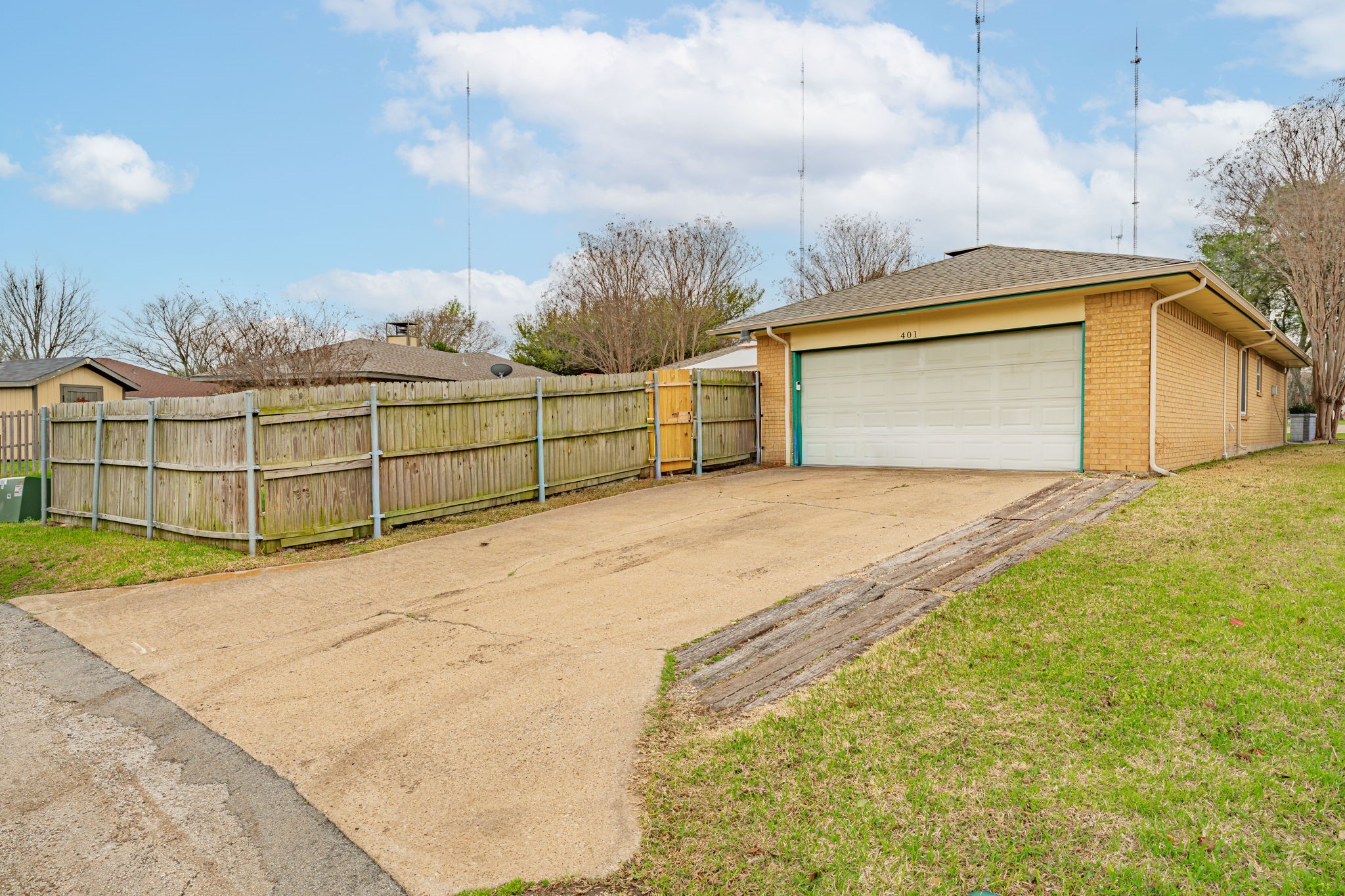 401 Meadow Ridge Drive Cedar Hill TX 75104