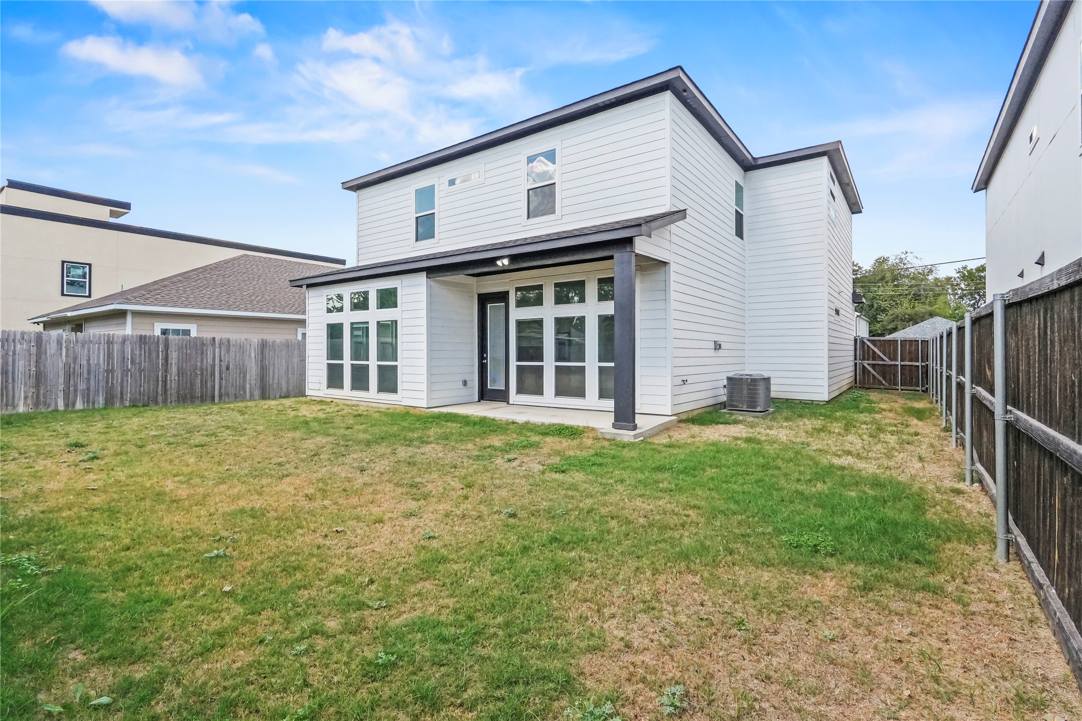 1916 Shaw Street Dallas TX 75212