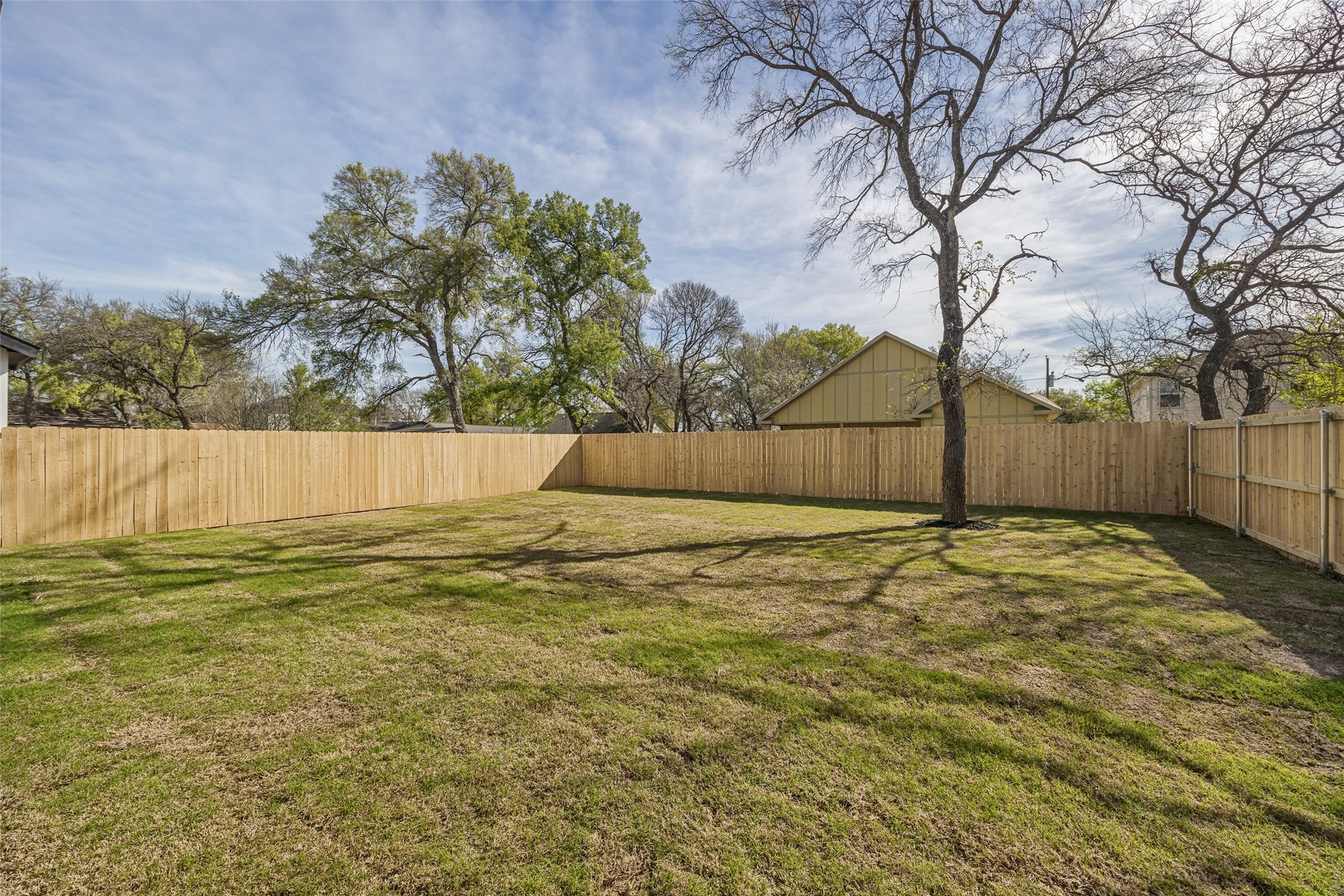 3910 Harlingen Dallas TX 75212
