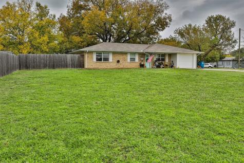 301 W Fm 902 Collinsville TX 76233