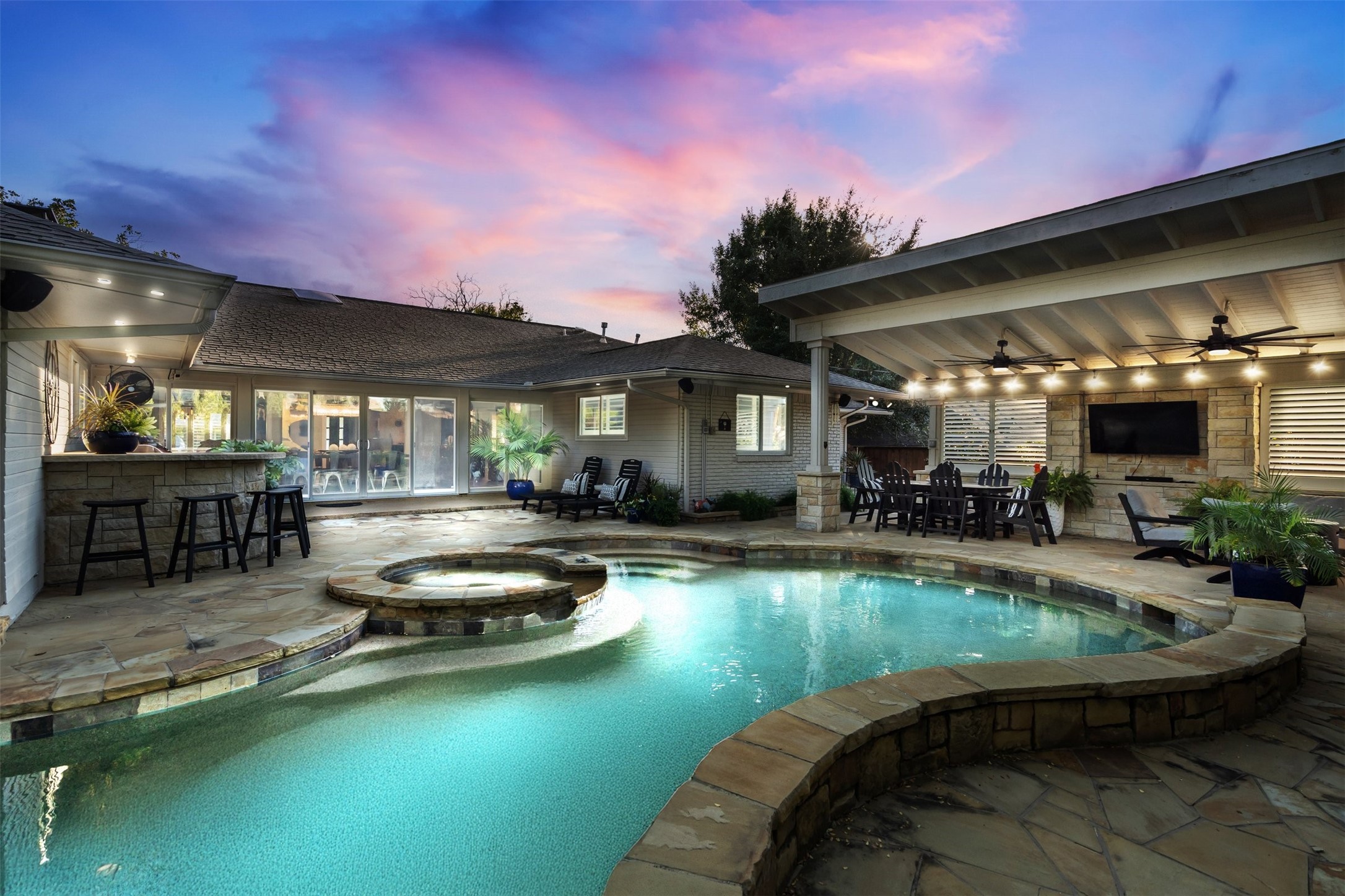 3841 Peter Pan Drive Dallas TX 75229