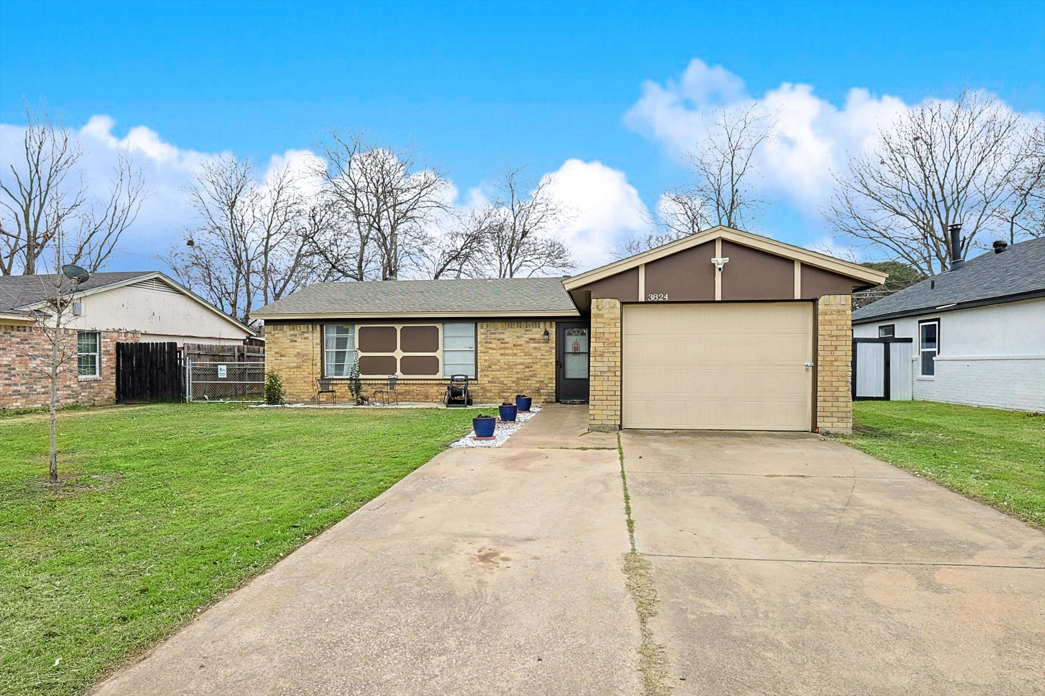3824 Royal Crest Drive Fort Worth TX 76140