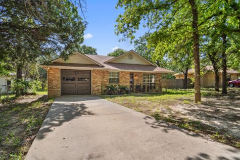 816 Red Oak Court Azle TX 76020