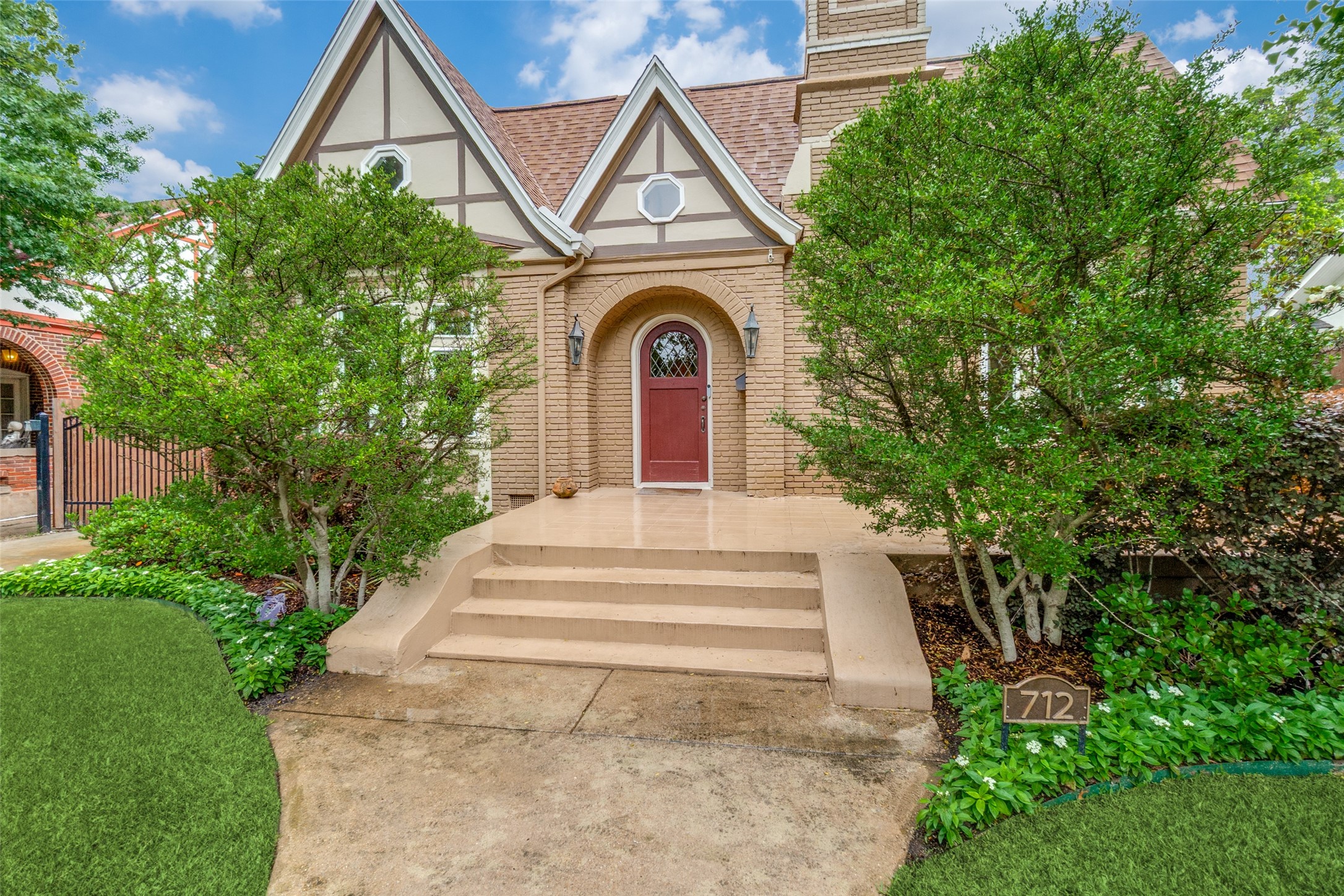 712 Lipscomb Avenue Dallas TX 75214