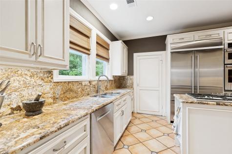712 Lipscomb Avenue Dallas TX 75214