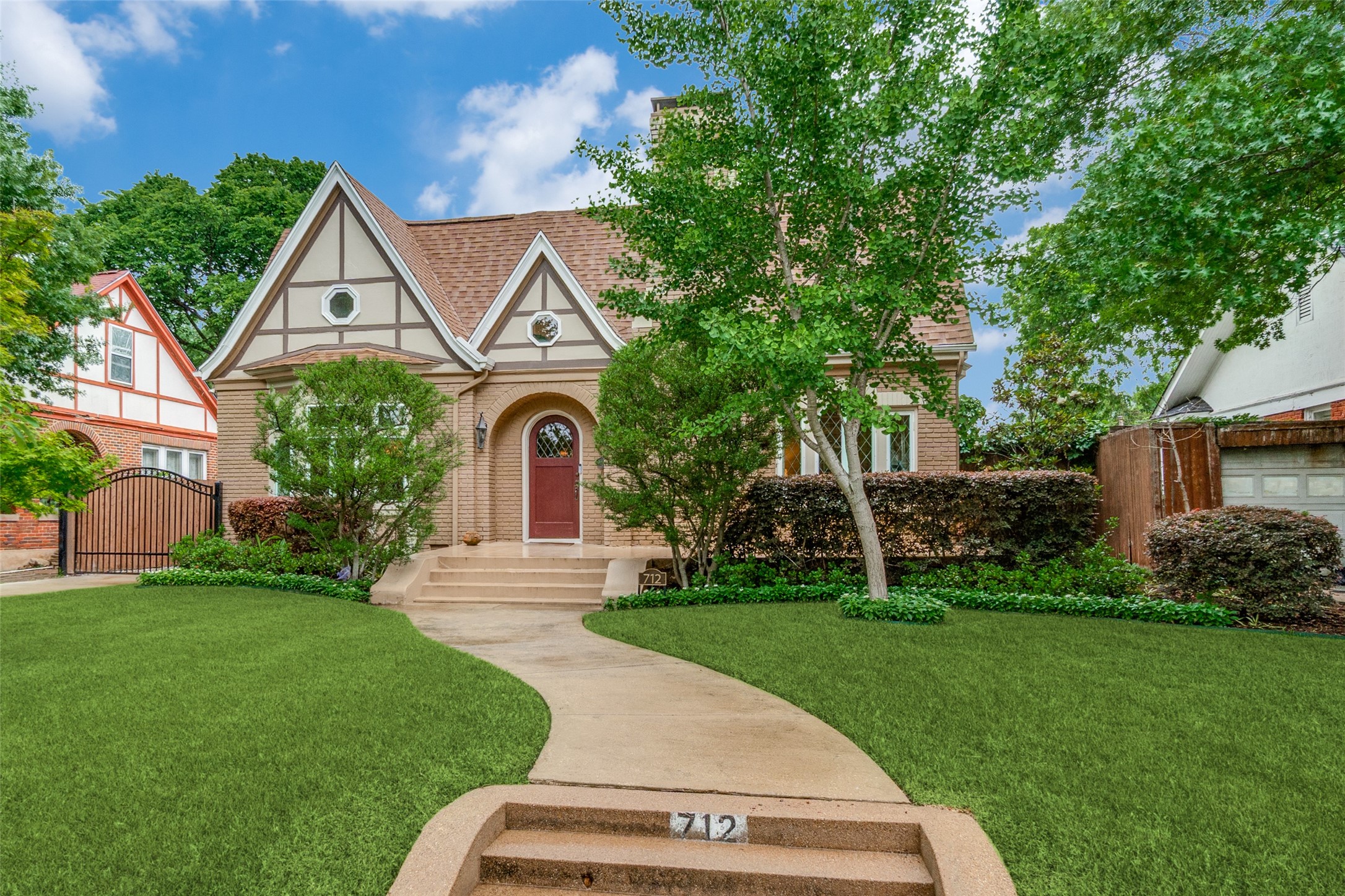 712 Lipscomb Avenue Dallas TX 75214
