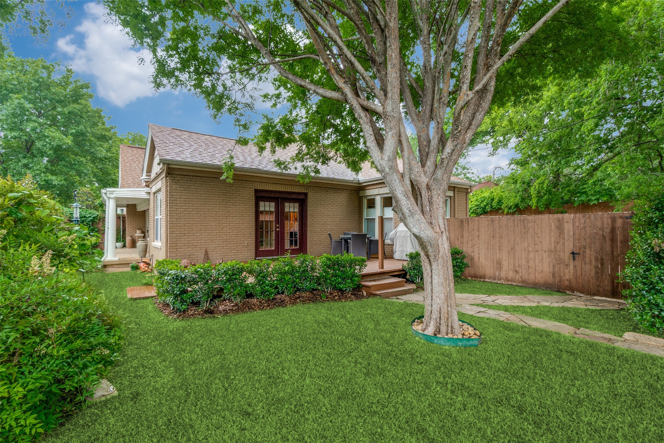 712 Lipscomb Avenue Dallas TX 75214