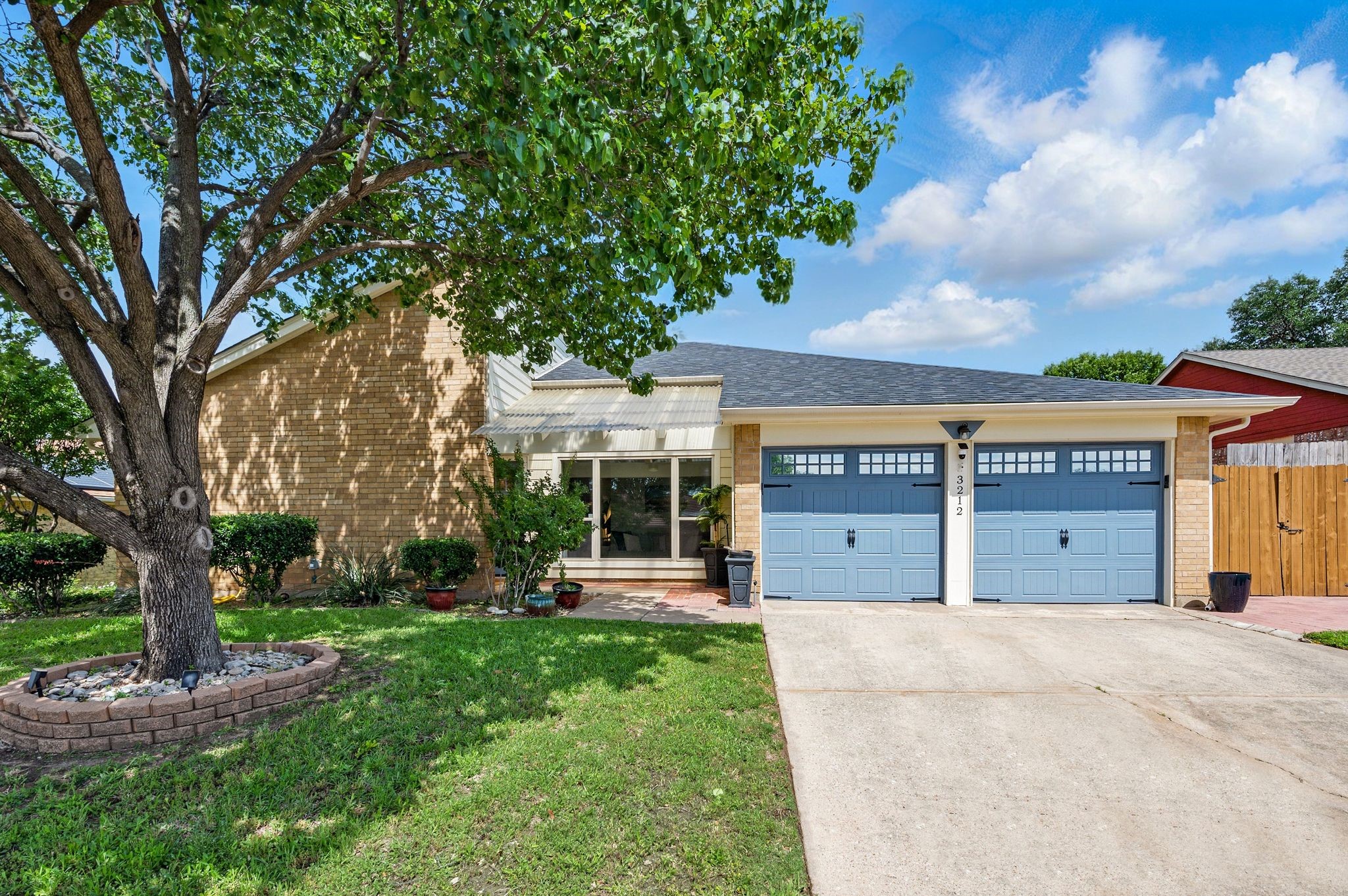 3212 Emerald Street Bedford TX 76021