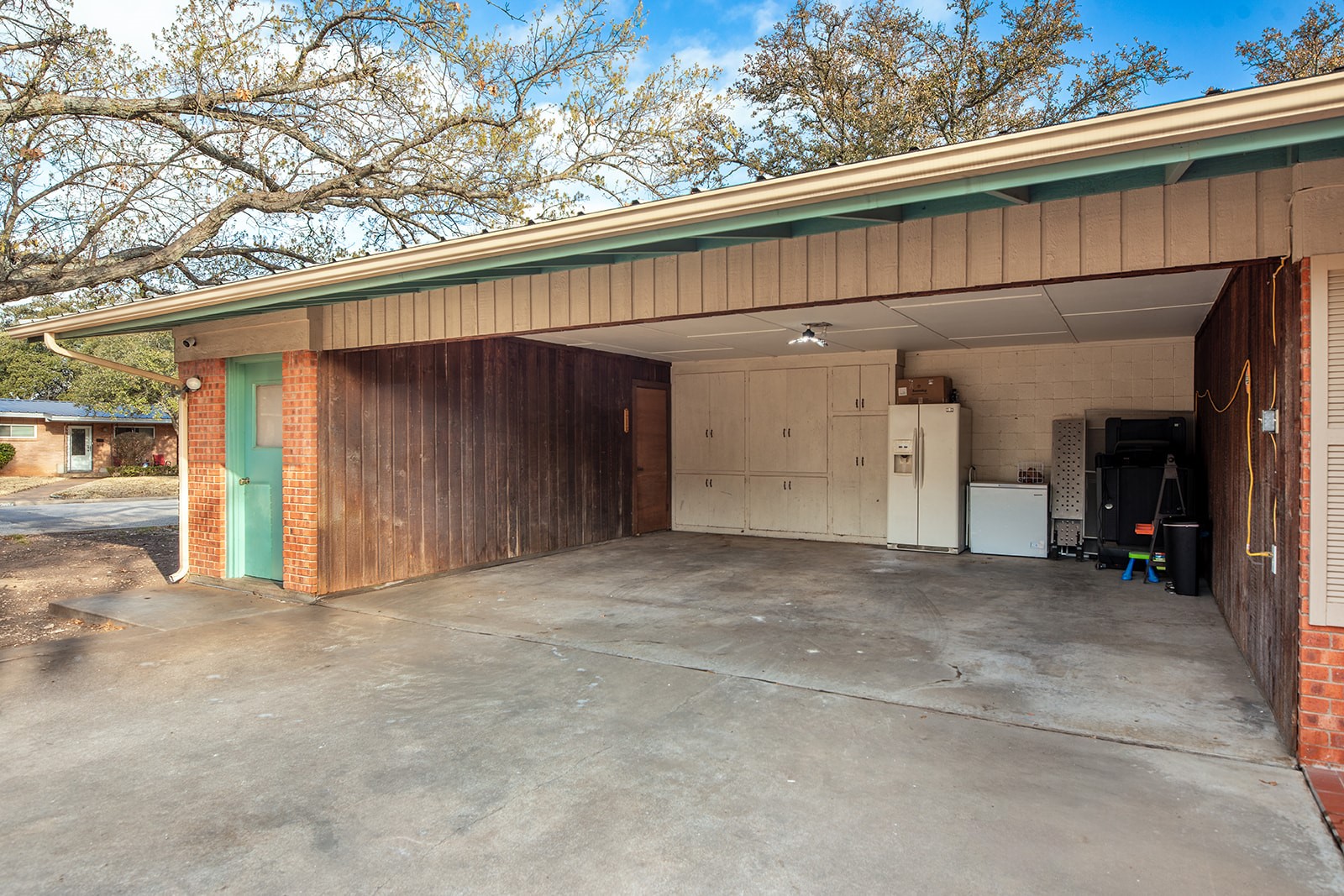 2005 S China Street Brady TX 76825