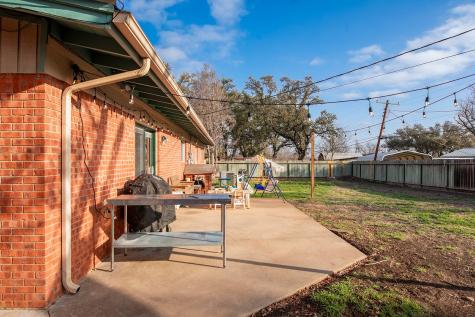 2005 S China Street Brady TX 76825