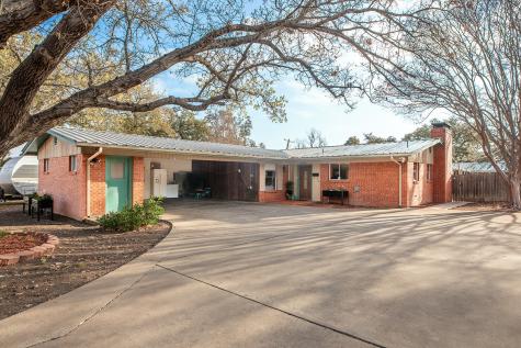 2005 S China Street Brady TX 76825
