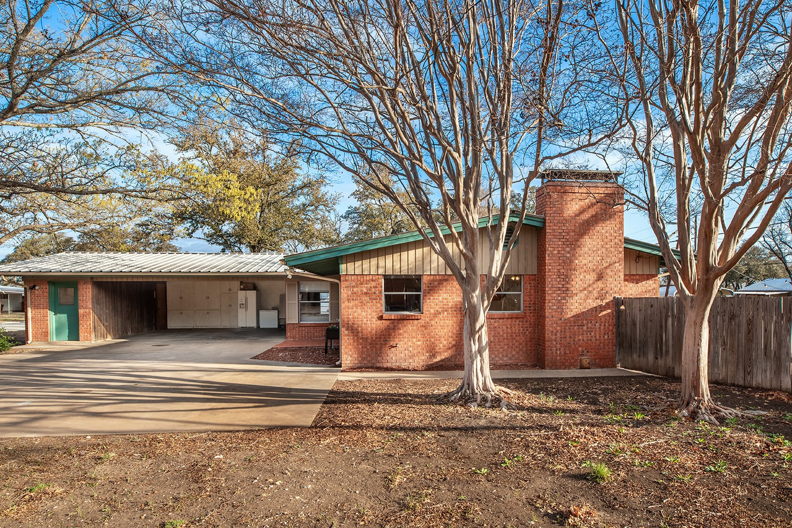 2005 S China Street Brady TX 76825