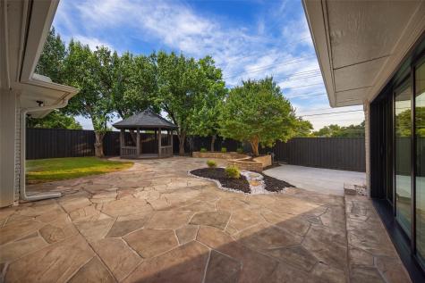 7512 Woodstone Lane Dallas TX 75248