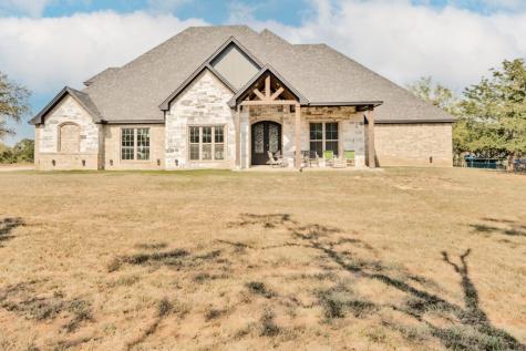 208 County Road 4393 Decatur TX 76234