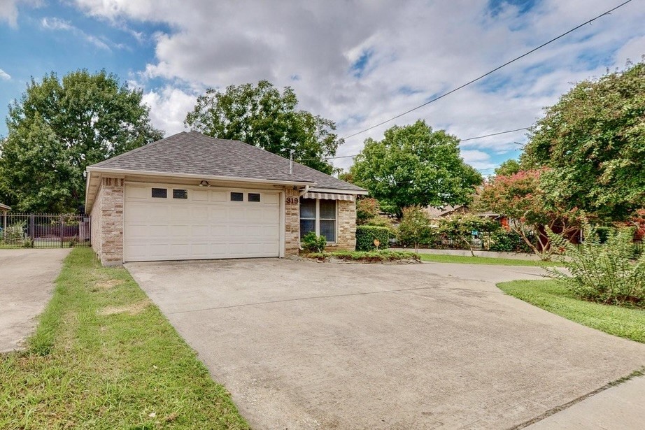 319 S Irving Heights Drive Irving TX 75060