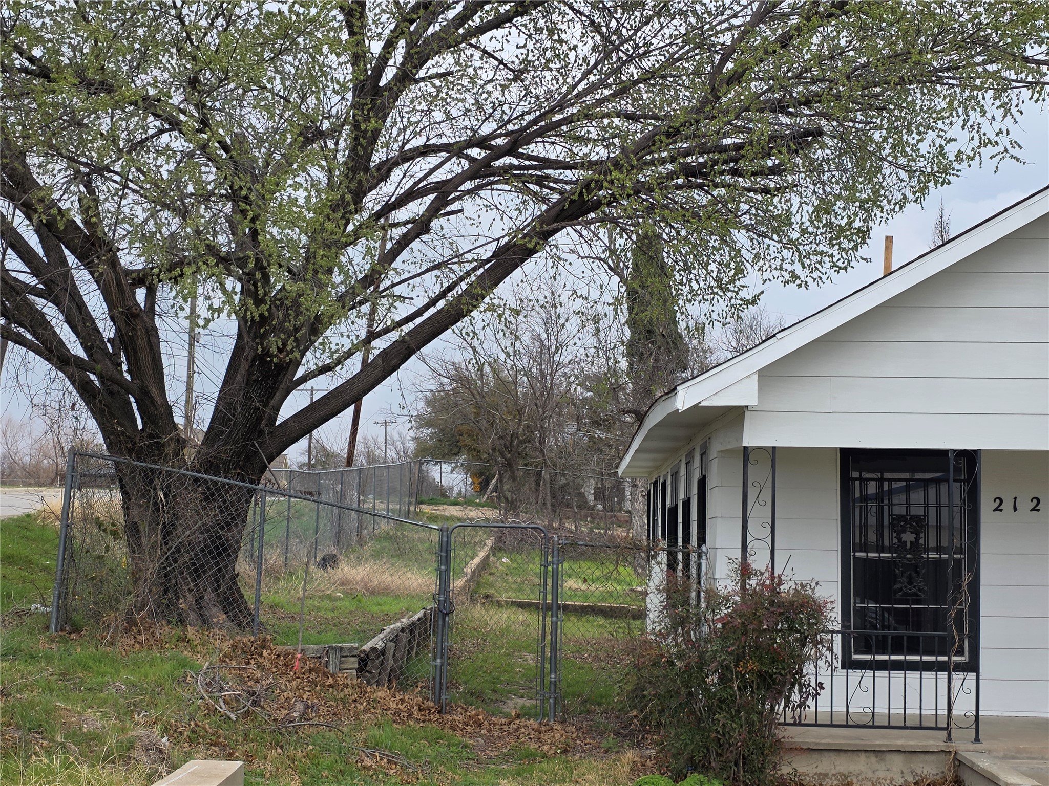 2124 21st Street Fort Worth TX 76164