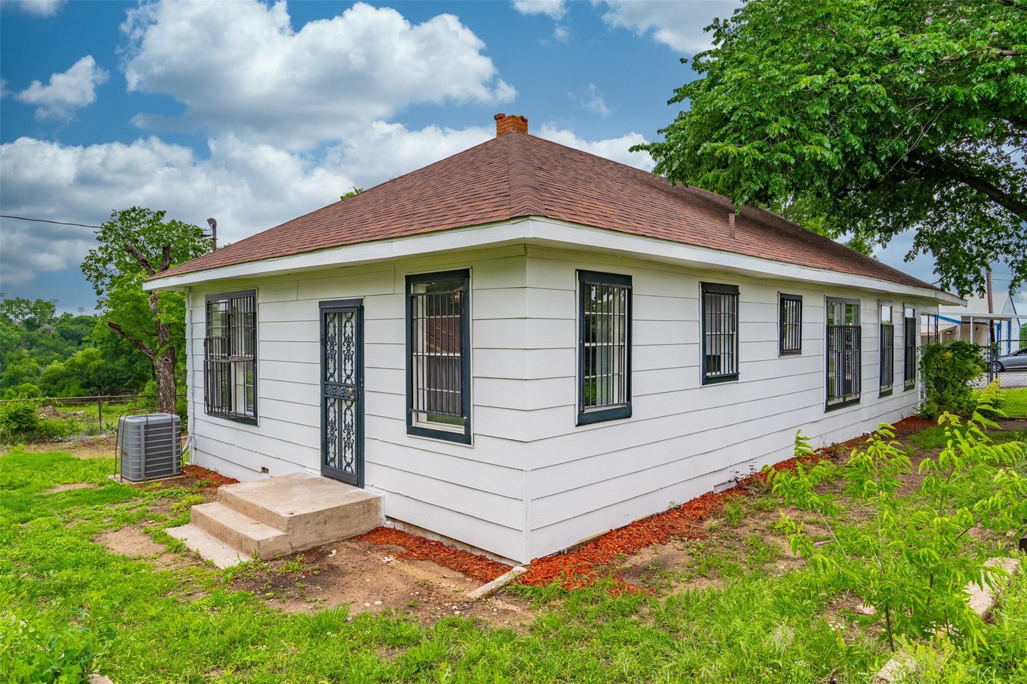 2124 21st Street Fort Worth TX 76164