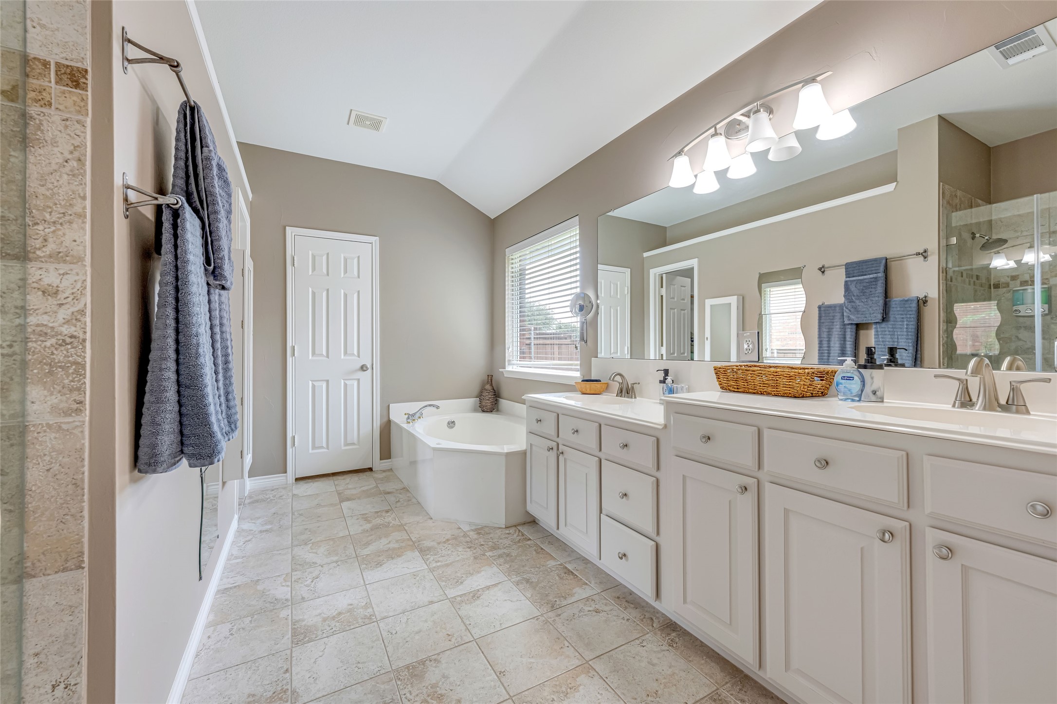 335 Linhurst Drive Murphy TX 75094