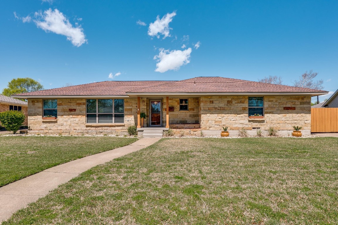 1614 Robin Lane Garland TX 75042