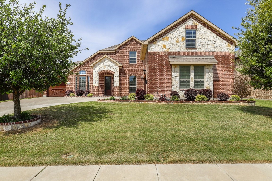 2233 Clarebrooke Drive Grand Prairie TX 75050