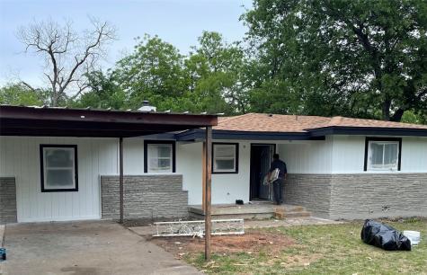 932 Troy Court River Oaks TX 76114
