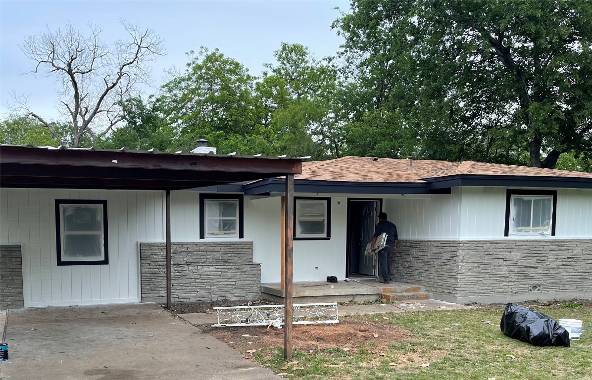 932 Troy Court River Oaks TX 76114