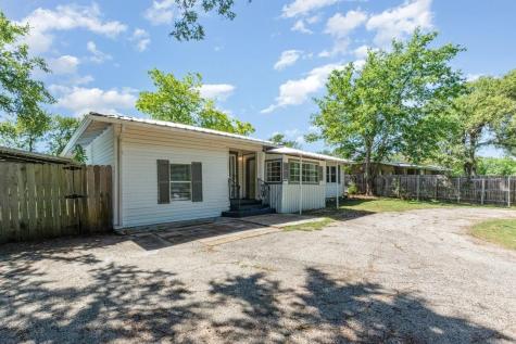 502 W Bells Boulevard Bells TX 75414