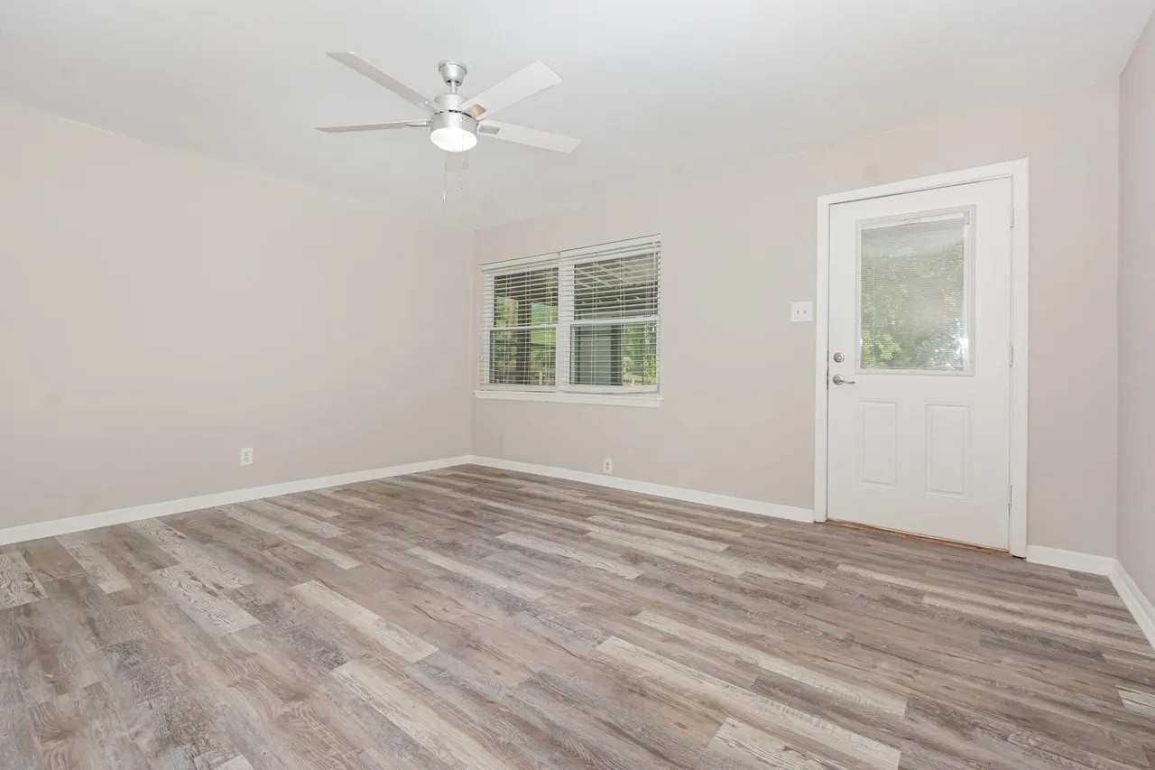 502 W Bells Boulevard Bells TX 75414