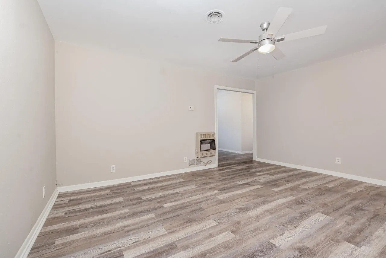 502 W Bells Boulevard Bells TX 75414