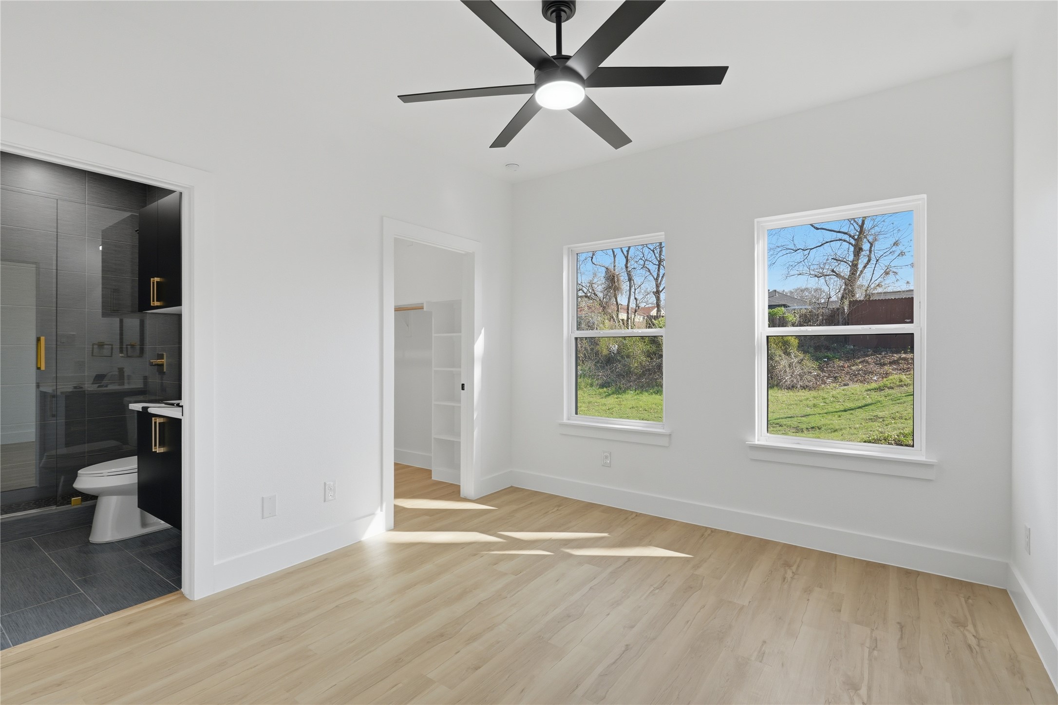 1402 Hutchins Avenue Dallas TX 75203