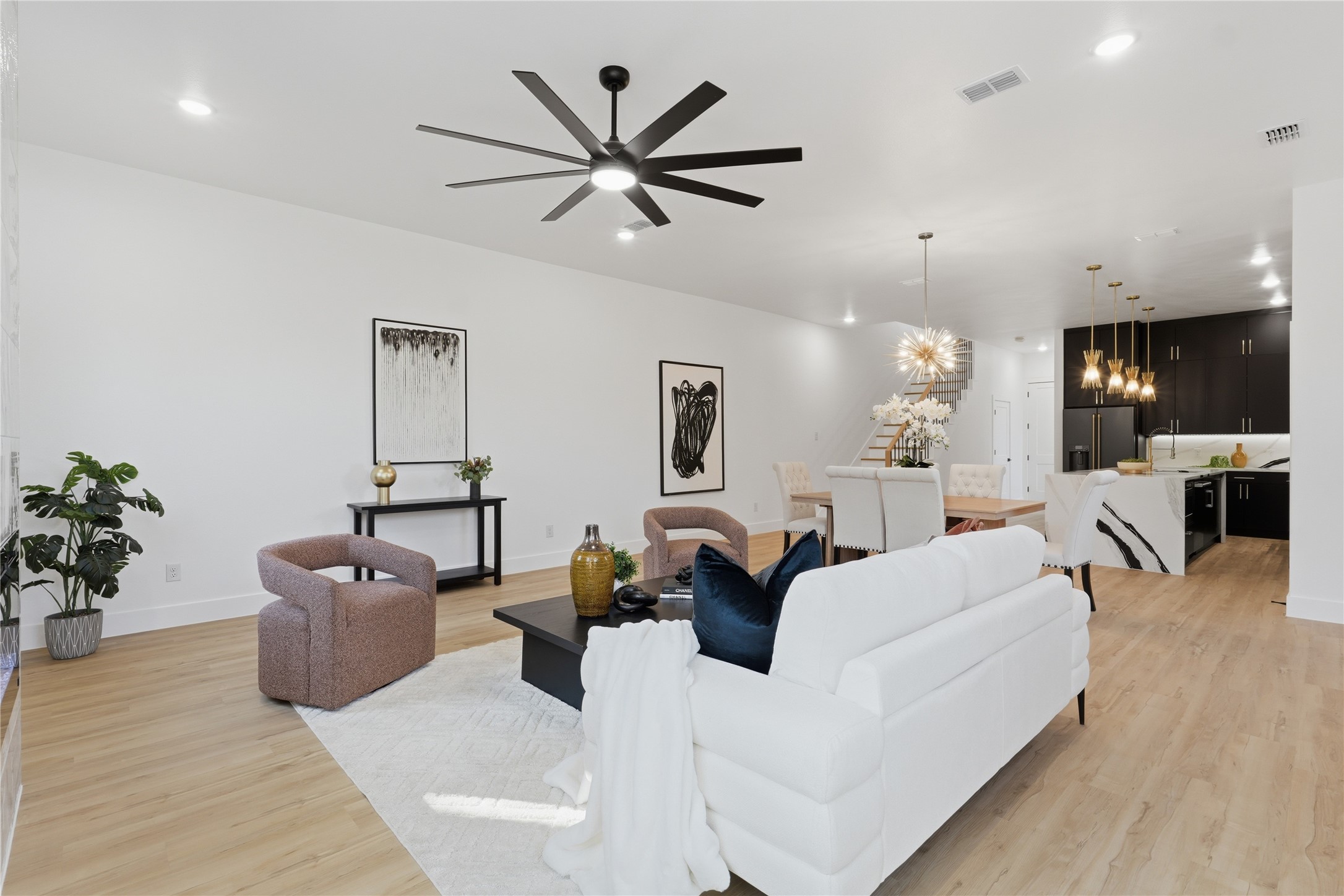 1402 Hutchins Avenue Dallas TX 75203