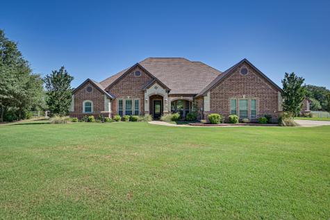 8209 Plum Creek Trail Burleson TX 76028