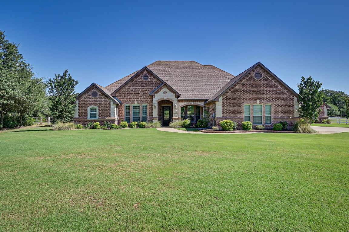 8209 Plum Creek Trail Burleson TX 76028