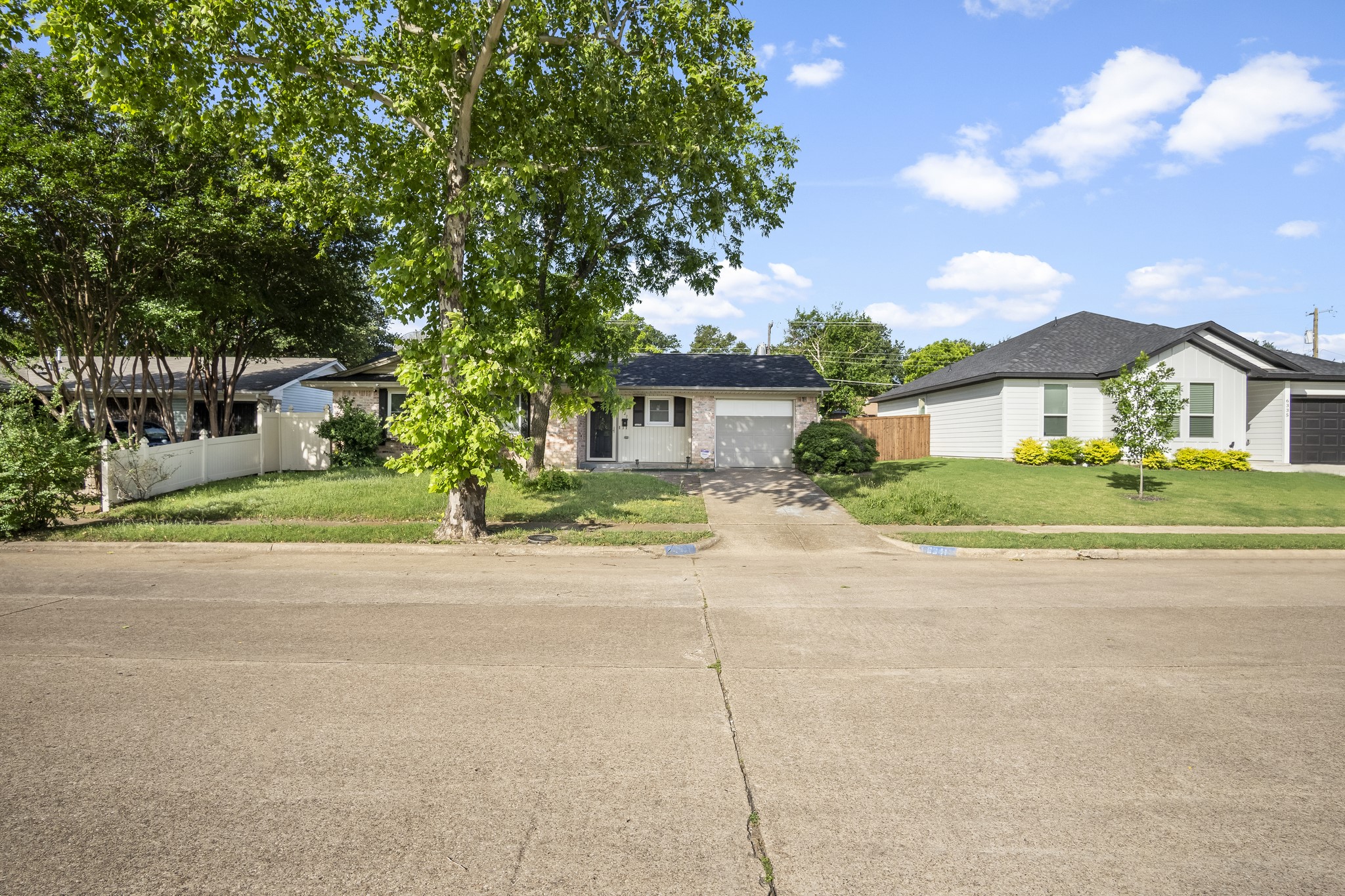 6341 Leaning Oaks Street Dallas TX 75241