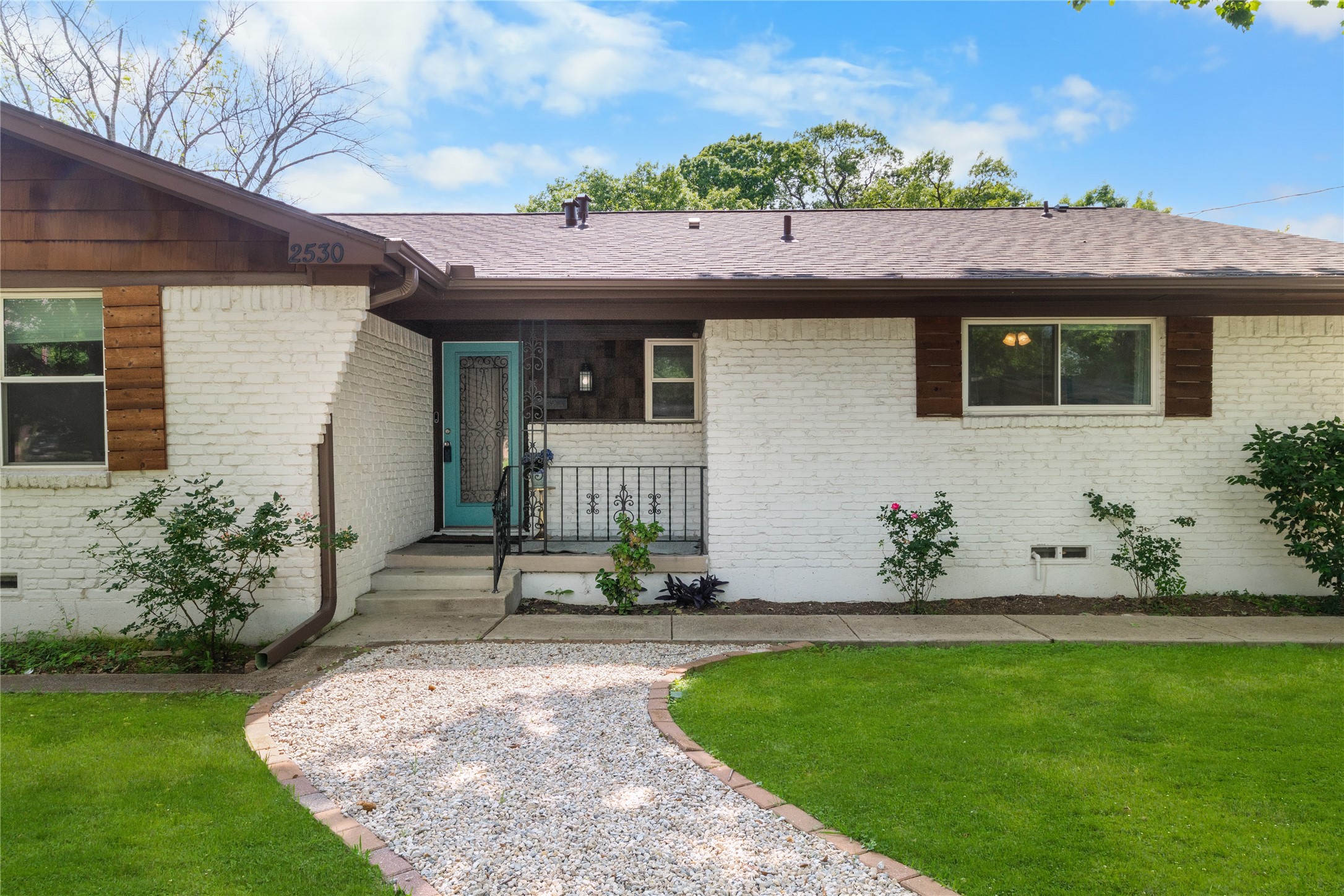 2530 Springhill Drive Dallas TX 75228