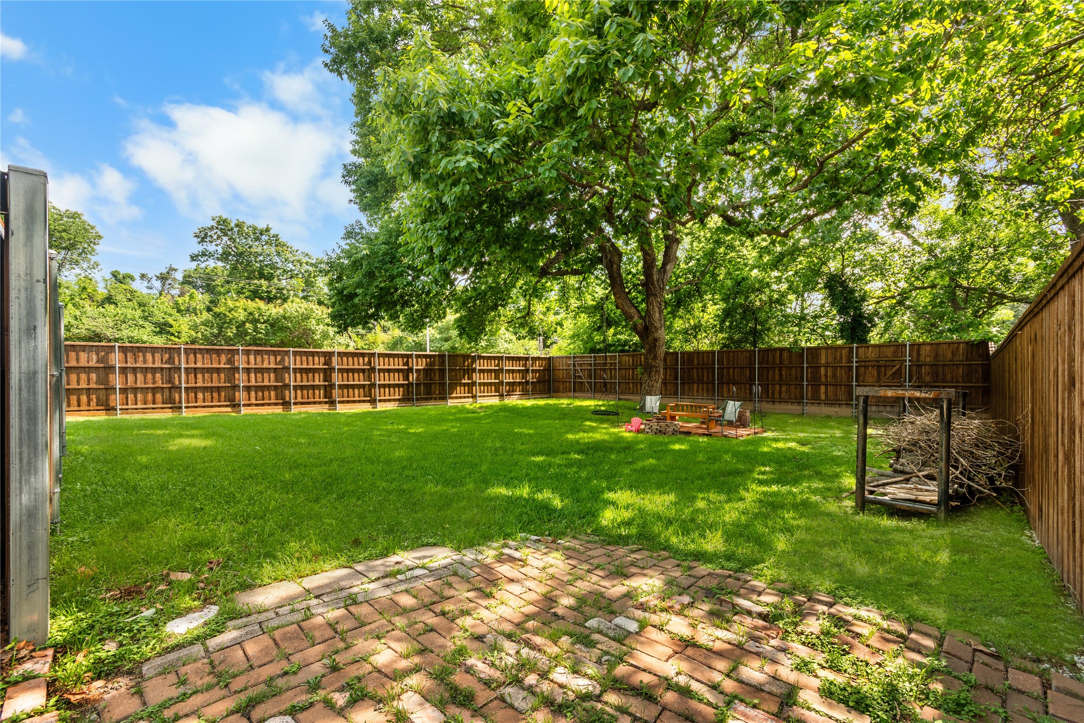 2530 Springhill Drive Dallas TX 75228