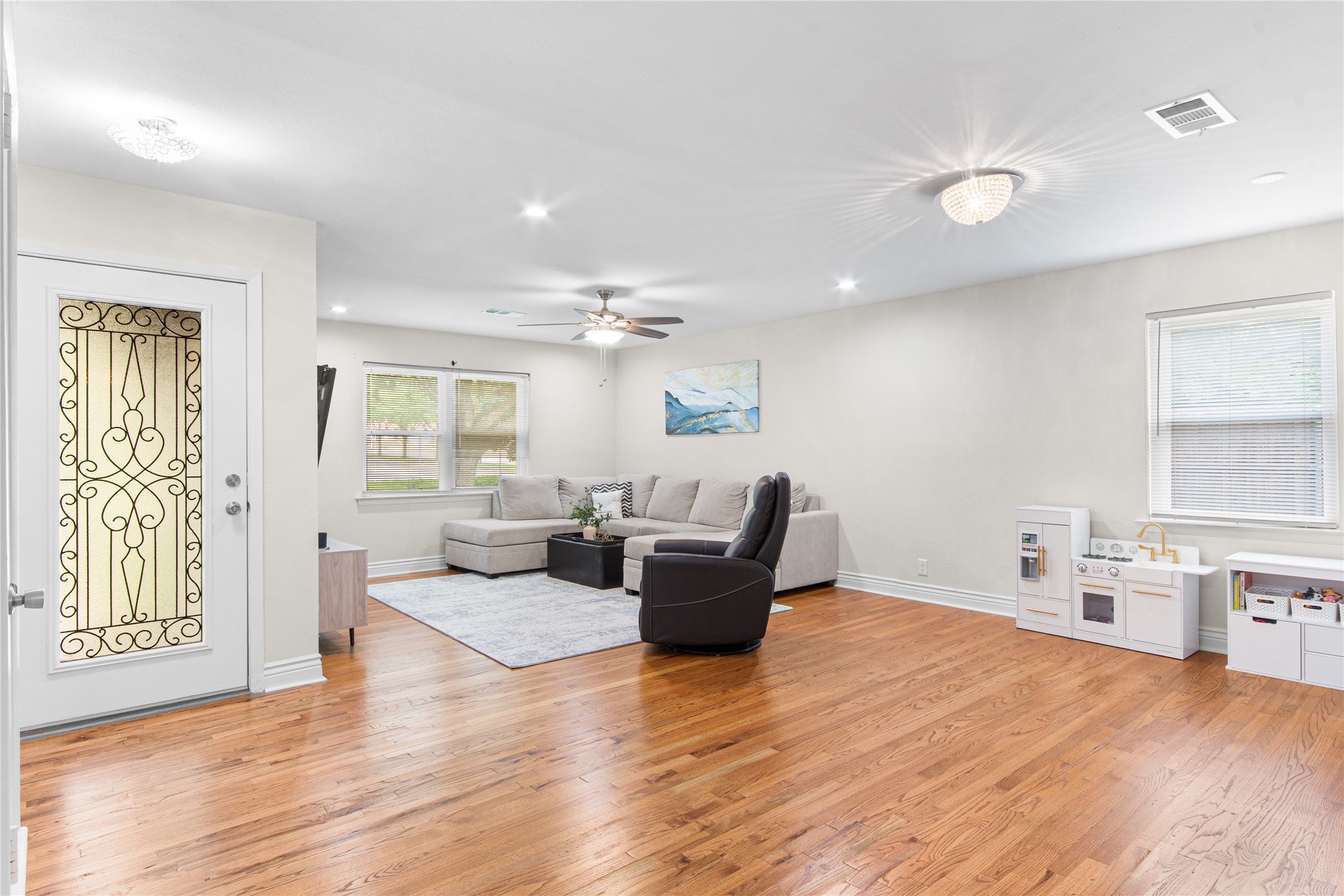 2530 Springhill Drive Dallas TX 75228