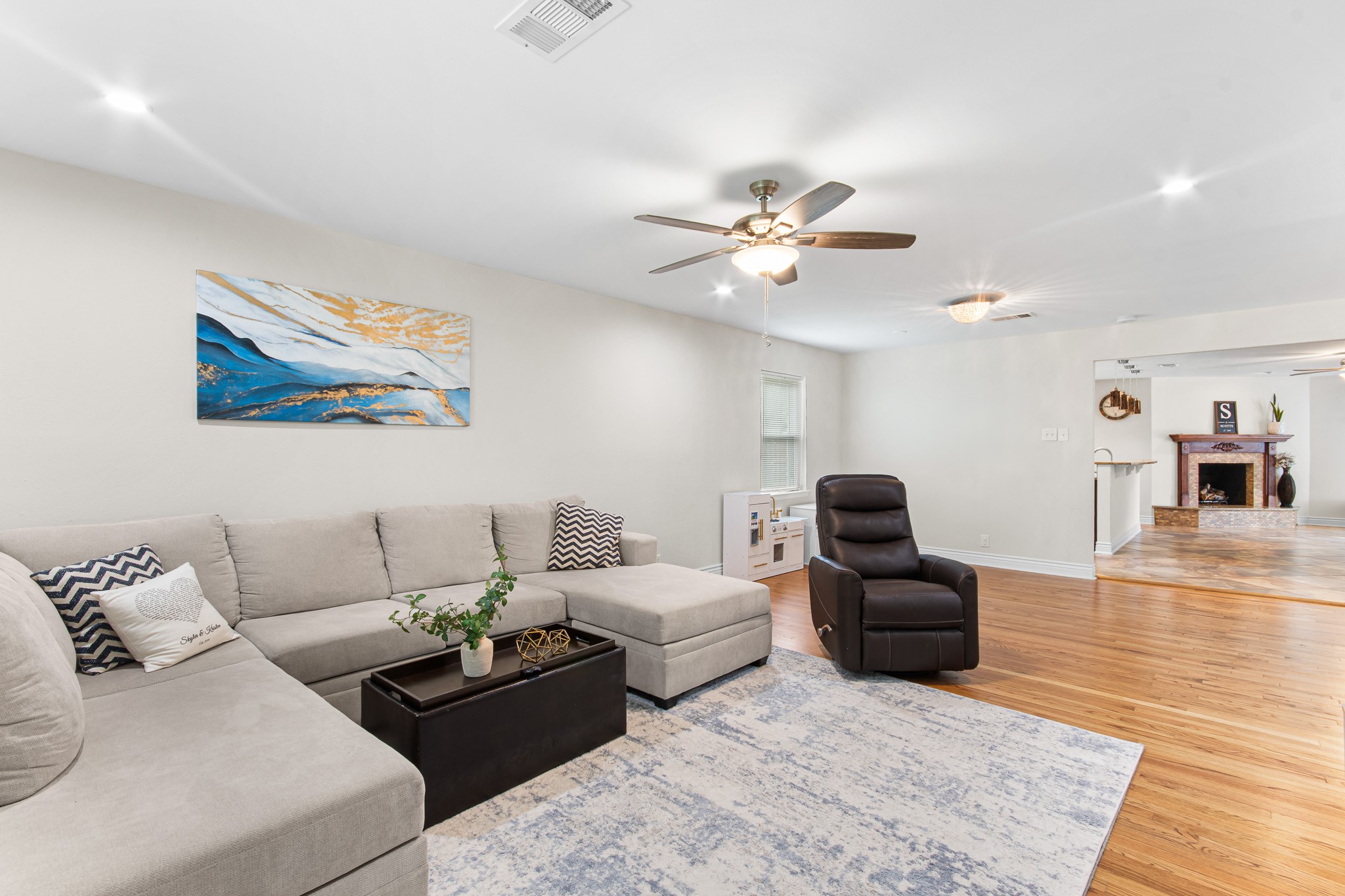 2530 Springhill Drive Dallas TX 75228