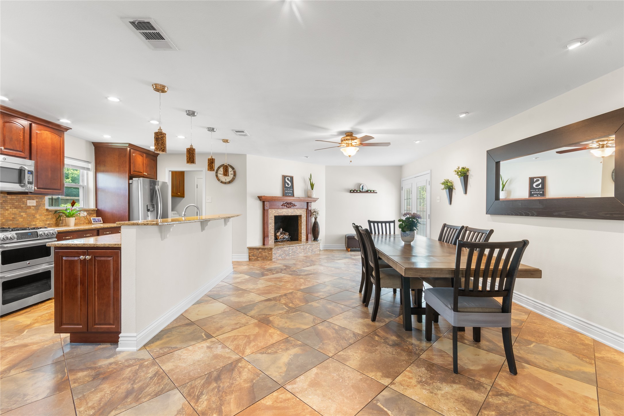 2530 Springhill Drive Dallas TX 75228