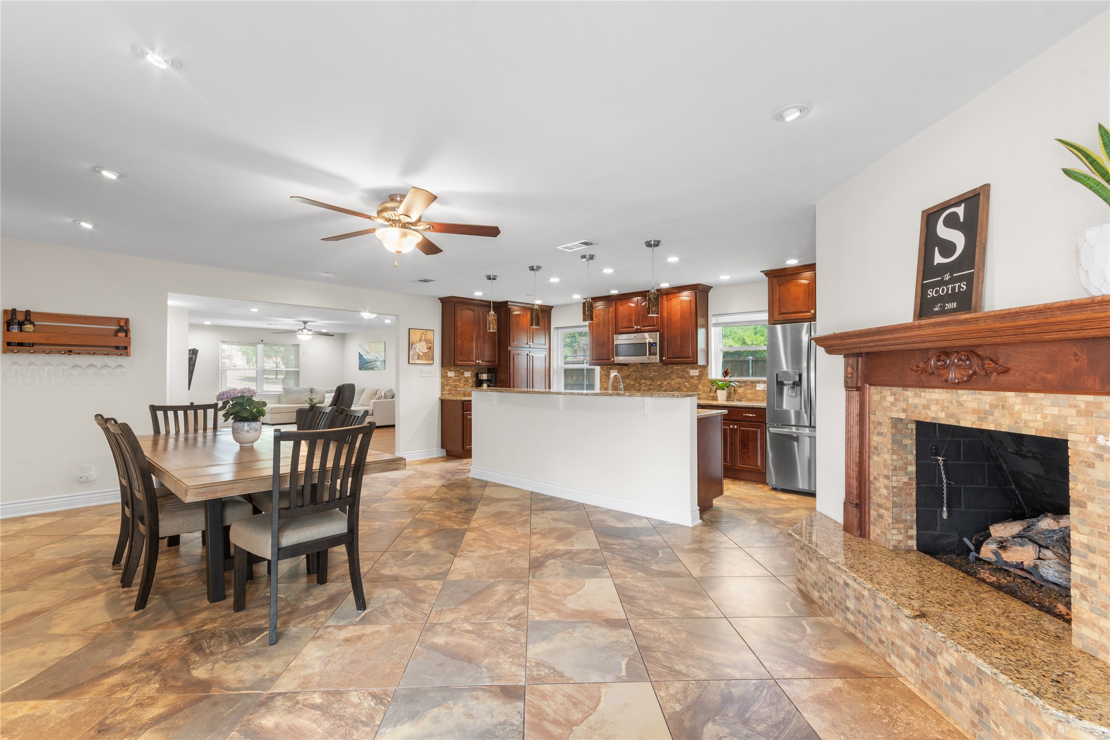 2530 Springhill Drive Dallas TX 75228